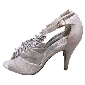 Pierre Dumas Stella Silver metallic leather open toe ribbon T strap size 7.5